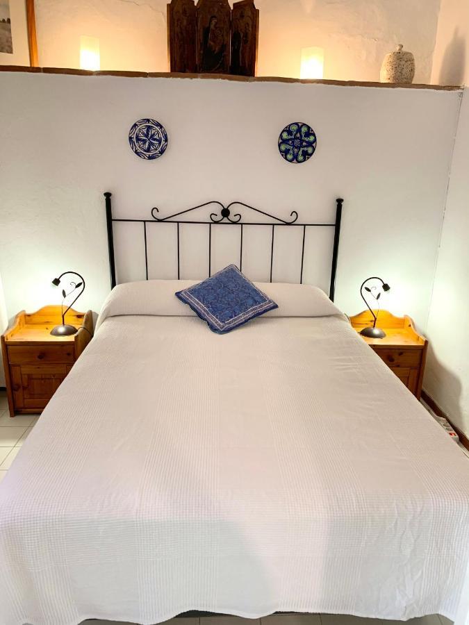 La Casita Blanca- La Almona Chica * El Chorro