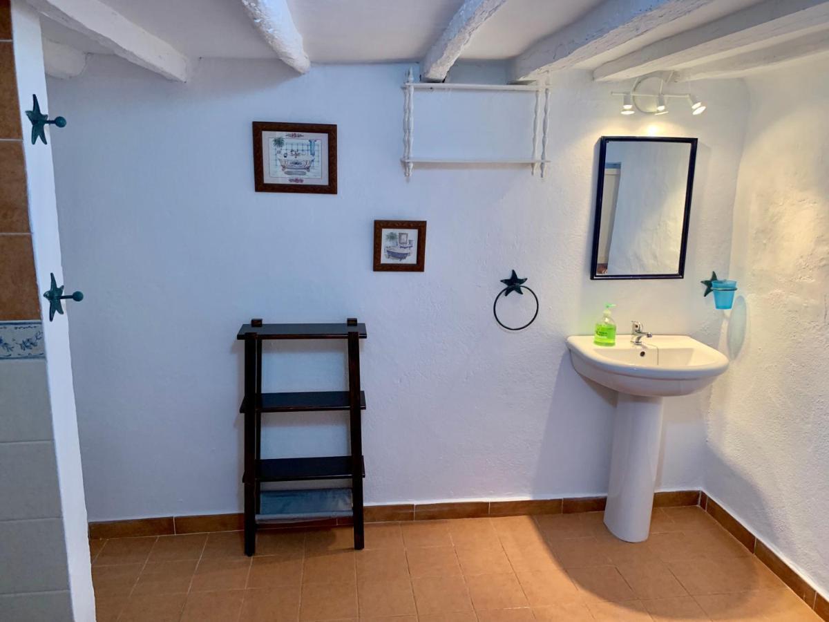 La Casita Blanca- La Almona Chica * El Chorro